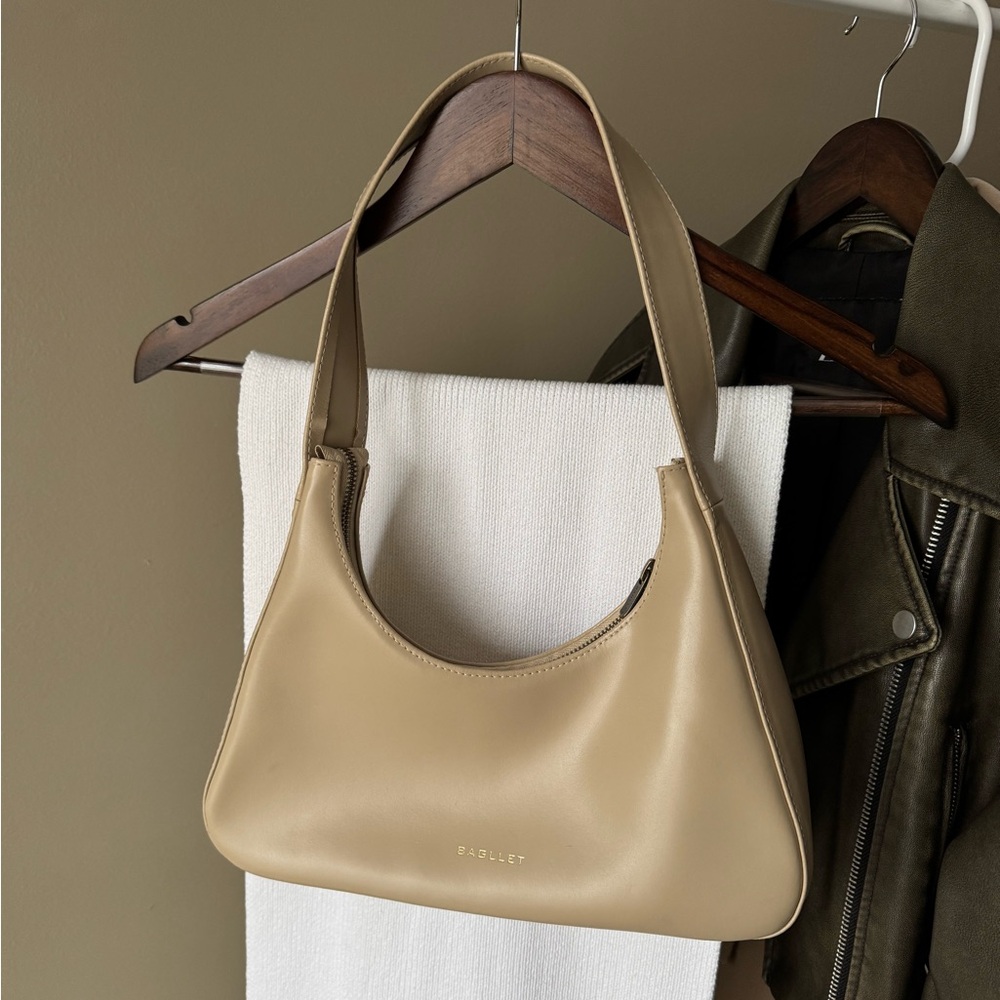 Bagllet BG117 Leather Shoulder Bag
